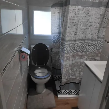 キャンプ場 Mobil-home 6 Personnes Sur Terrain 600 M2