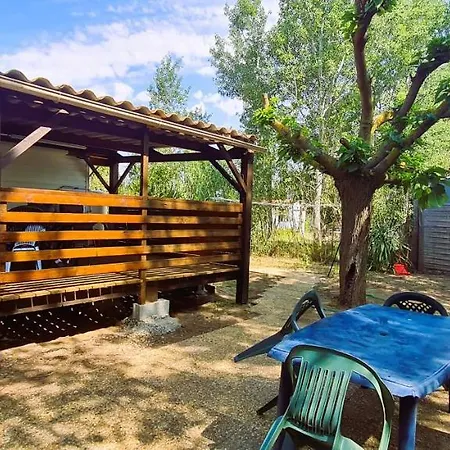 Kemping Mobil-home 6 Personnes Sur Terrain 600 M2 Vias