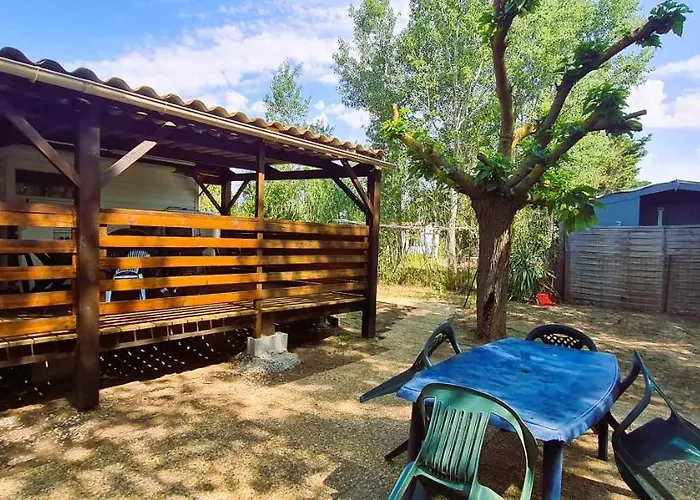 Kamp alanı Mobil-home 6 Personnes Sur Terrain 600 M2 Vias